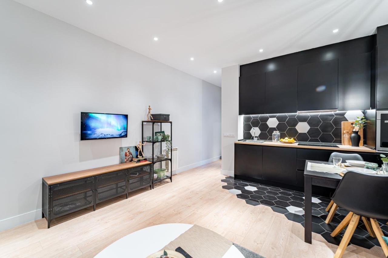 Edsam Madrid Apartments Black מראה חיצוני תמונה