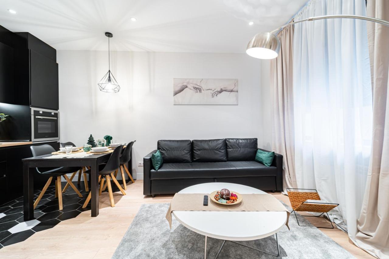 Edsam Madrid Apartments Black מראה חיצוני תמונה