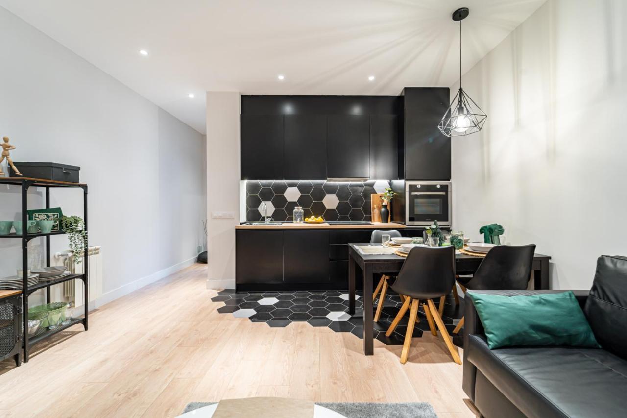 Edsam Madrid Apartments Black מראה חיצוני תמונה