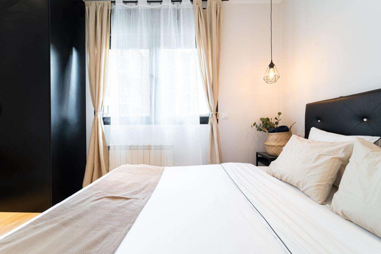 Edsam Madrid Apartments Black מראה חיצוני תמונה