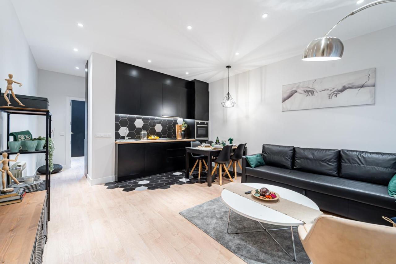 Edsam Madrid Apartments Black מראה חיצוני תמונה