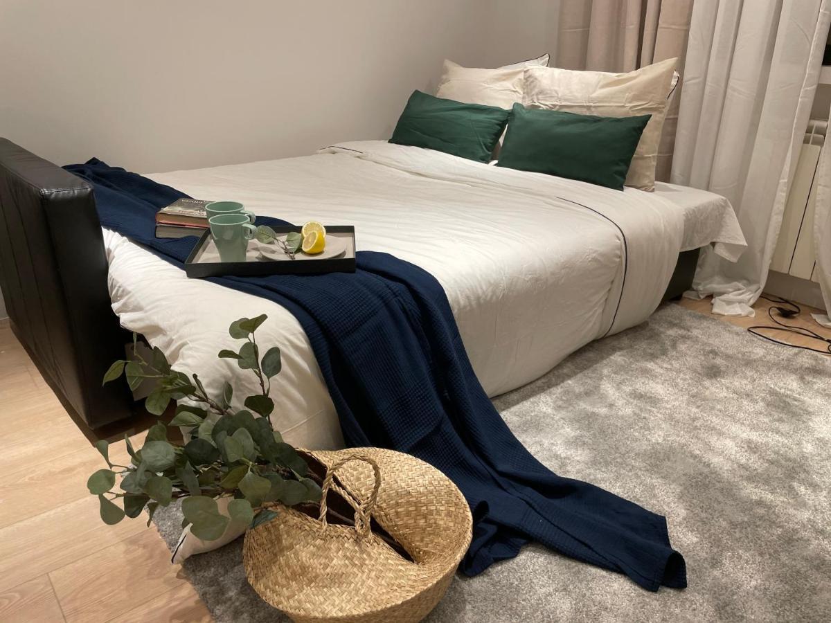 Edsam Madrid Apartments Black מראה חיצוני תמונה